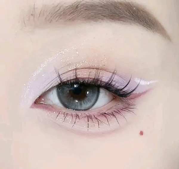 مدل سایه چشم صورتی ساده 2026؛ استایلی دخترانه که این روزها وایرال شده! 18 Simple pink eyeshadow model 13