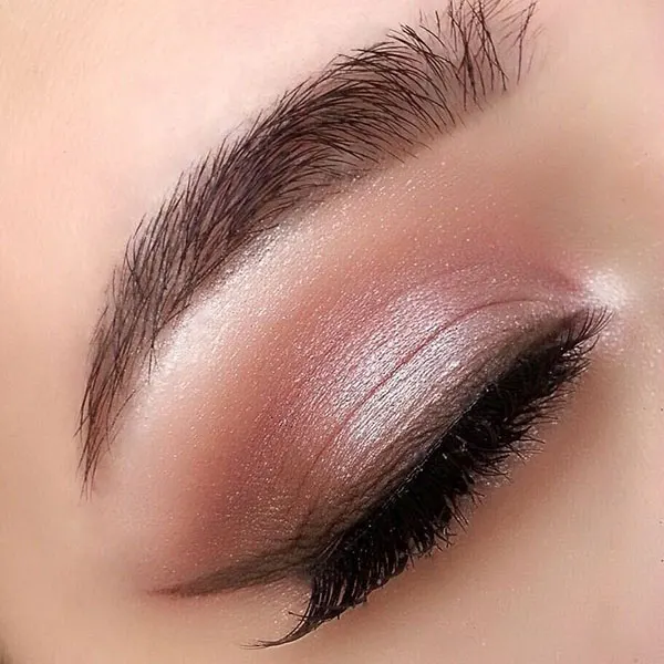 مدل سایه چشم صورتی ساده 2026؛ استایلی دخترانه که این روزها وایرال شده! 29 Simple pink eyeshadow model 19