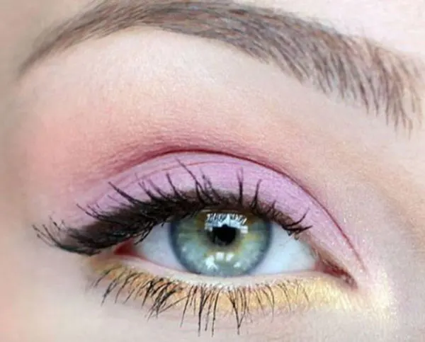 مدل سایه چشم صورتی ساده 2026؛ استایلی دخترانه که این روزها وایرال شده! 8 Simple pink eyeshadow model 4