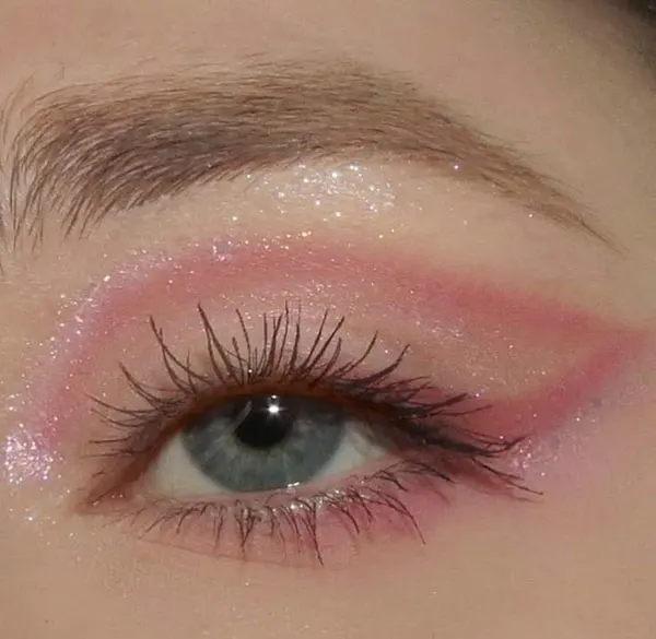 مدل سایه چشم صورتی ساده 2026؛ استایلی دخترانه که این روزها وایرال شده! 9 Simple pink eyeshadow model 5