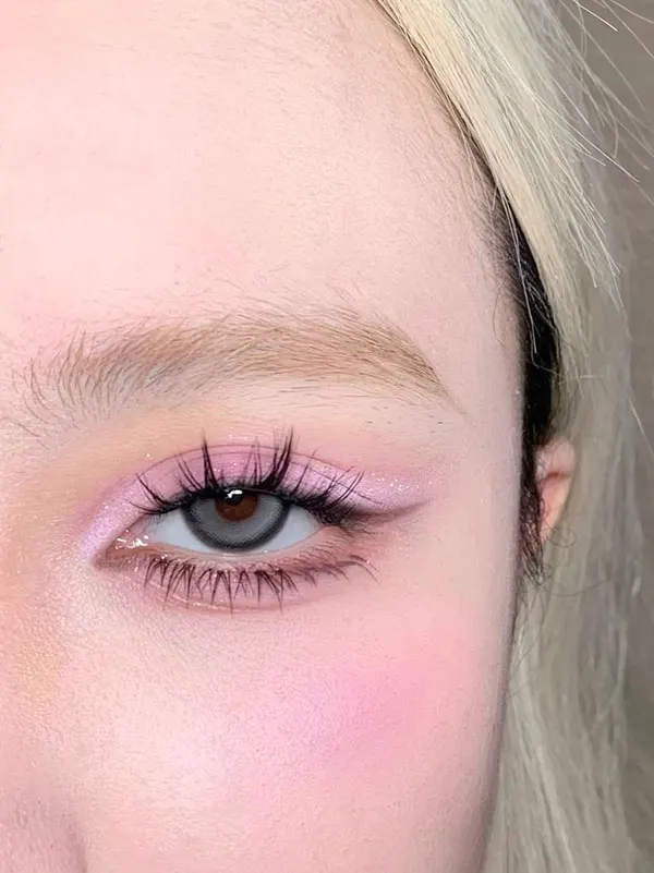 مدل سایه چشم صورتی ساده 2026؛ استایلی دخترانه که این روزها وایرال شده! 12 Simple pink eyeshadow model 8