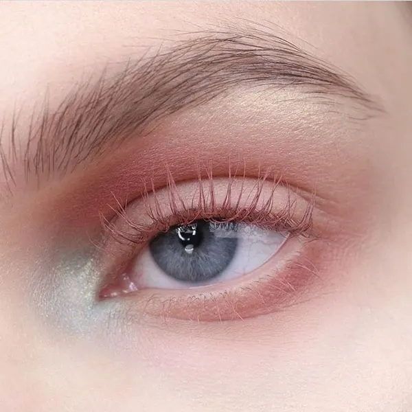 مدل سایه چشم صورتی ساده 2026؛ استایلی دخترانه که این روزها وایرال شده! 10 Simple pink eyeshadow model 9