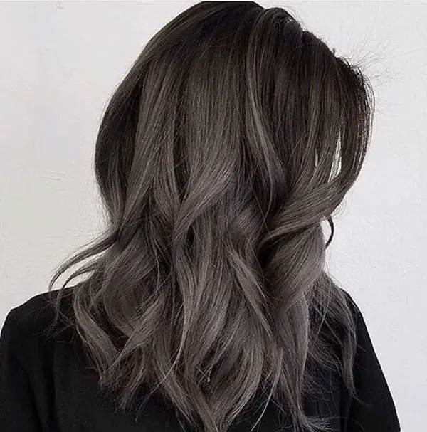 34 ایده رنگ مو دودی بدون دکلره؛ خنک و شیک، بدون ریسک سوختن مو! 22 Smoky hair color without bleach 18