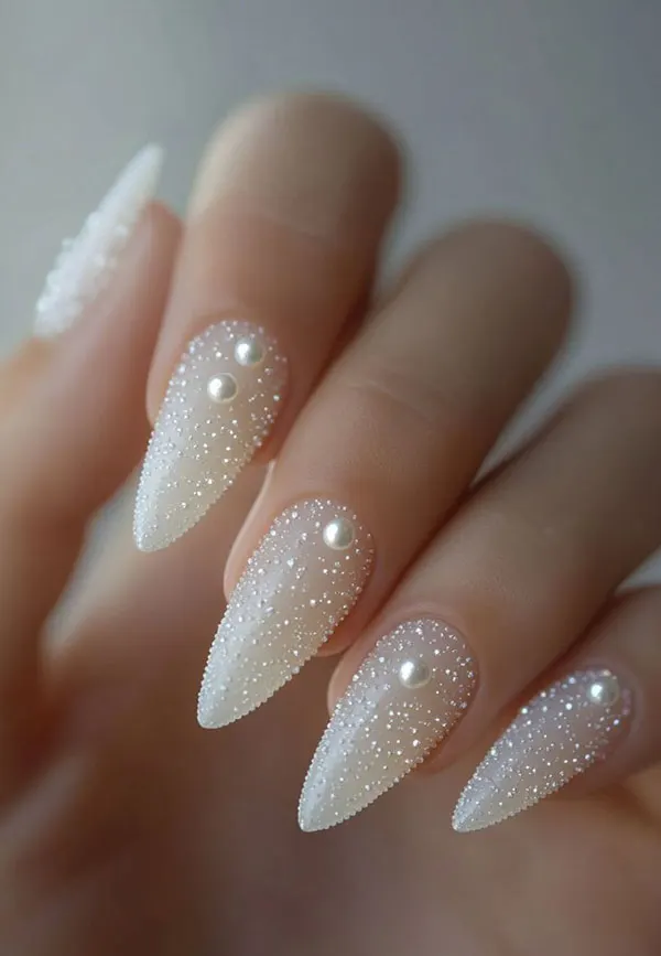 جدیدترین مدل ناخن عروس 1405؛ از مینیمال لاکچری تا شیشهای ظریف! 5 The latest bridal nail design 2