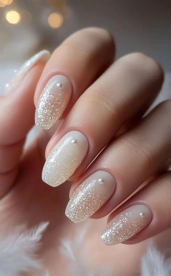 جدیدترین مدل ناخن عروس 1405؛ از مینیمال لاکچری تا شیشهای ظریف! 30 The latest bridal nail design 25