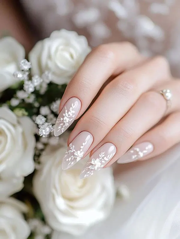 جدیدترین مدل ناخن عروس 1405؛ از مینیمال لاکچری تا شیشهای ظریف! 35 The latest bridal nail design 32
