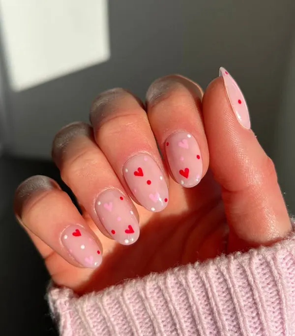 طرح ناخن ولنتاین 2026؛ مینیمال، قرمز یا کروم؟ کدوم امسال ترندتره؟ 26 Valentines Day nail design 22