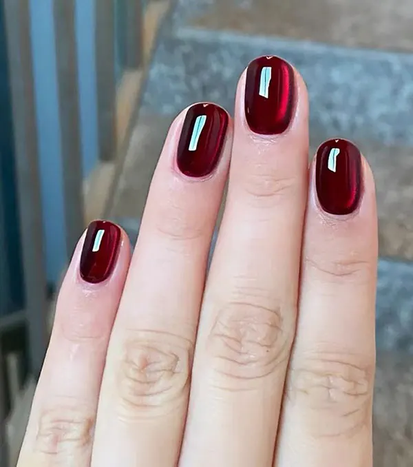34 ایده رنگ ناخن چری دخترانه | نه جیغ، نه خنثی، دقیقاً وسطِ جذاب🍒 5 cherry nail color 1