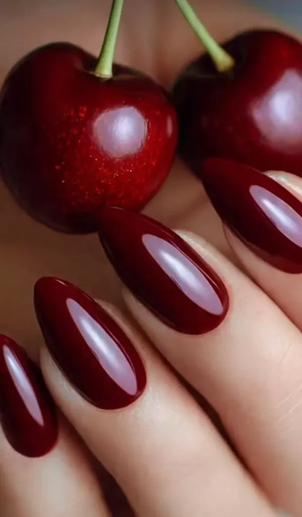 34 ایده رنگ ناخن چری دخترانه | نه جیغ، نه خنثی، دقیقاً وسطِ جذاب🍒 21 cherry nail color 17