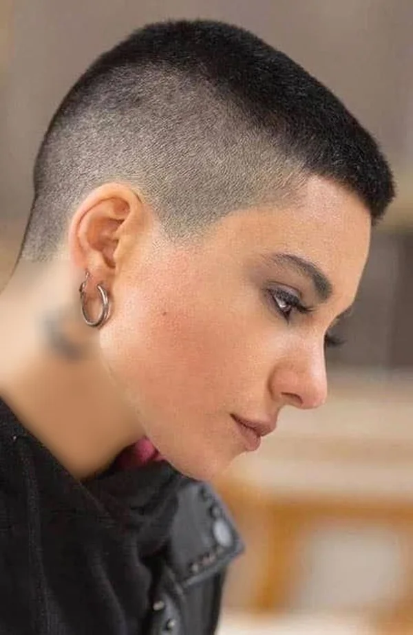جدید ترین مدل مو بازکات دخترانه 2026 ؛ تغییر بزرگ یا اشتباه بزرگ؟ 11 girls buzz cut hairstyle diakoland photo 13