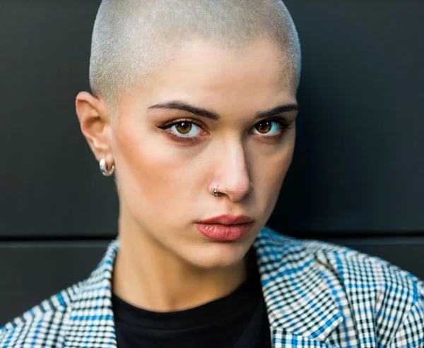 جدید ترین مدل مو بازکات دخترانه 2026 ؛ تغییر بزرگ یا اشتباه بزرگ؟ 16 girls buzz cut hairstyle diakoland photo 19