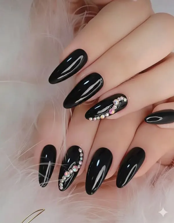 Black nail design 1