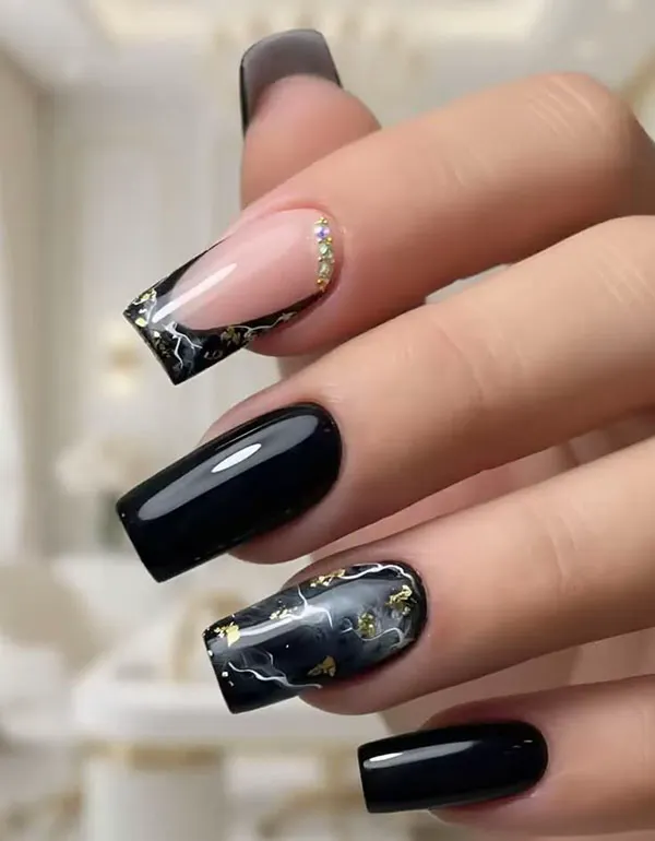 Black nail design 16