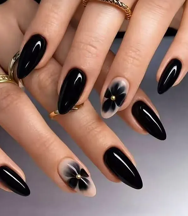 Black nail design 18