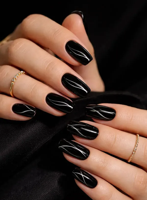 Black nail design 19