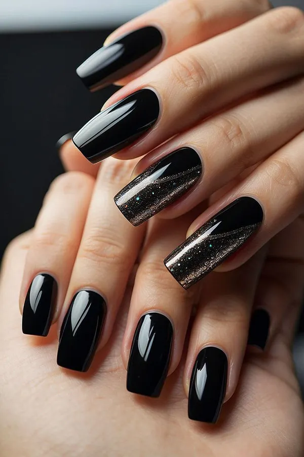 Black nail design 22