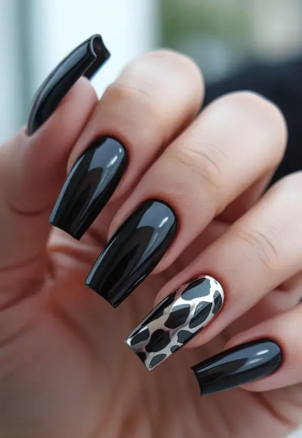 Black nail design 28