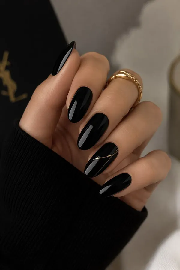 Black nail design 5
