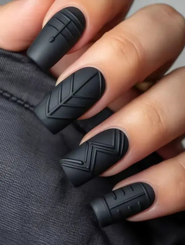 Black nail design 7