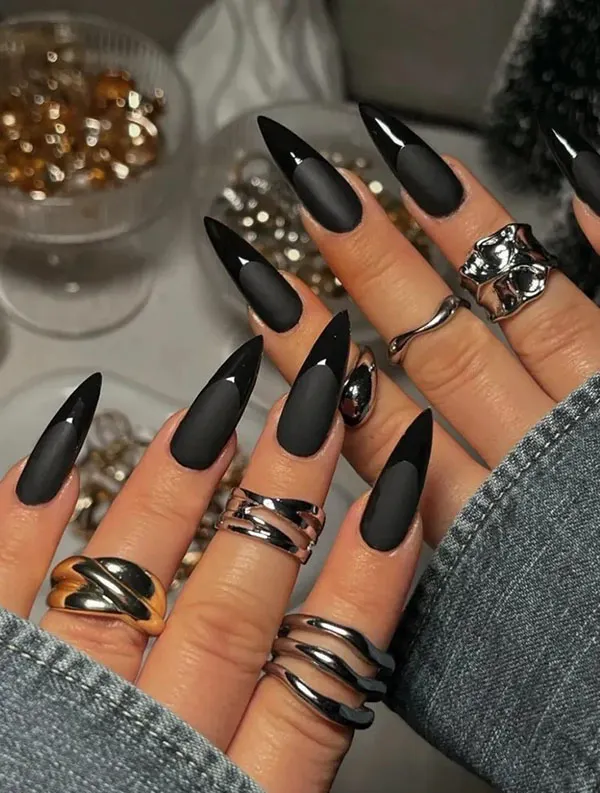 Black nail design 8