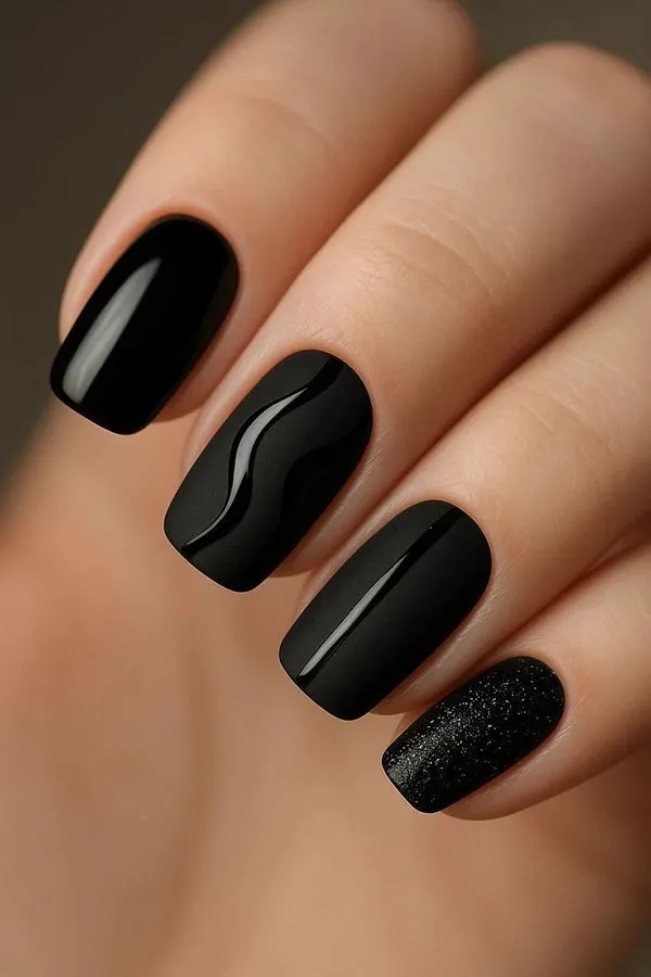 Black nail design 9
