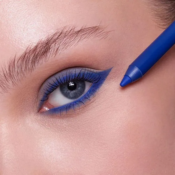 مدل خط چشم رنگی 2026؛ از آبی پینترستی تا سبز زیتونی شیک! 19 Colored eyeliner 12