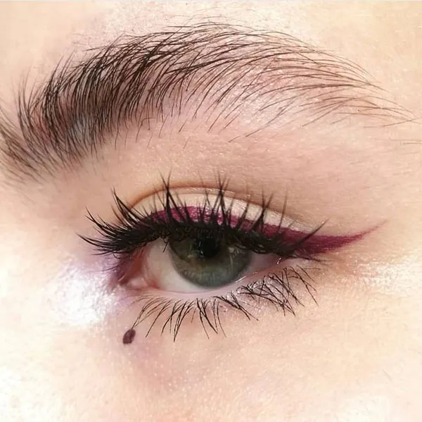 مدل خط چشم رنگی 2026؛ از آبی پینترستی تا سبز زیتونی شیک! 23 Colored eyeliner 16