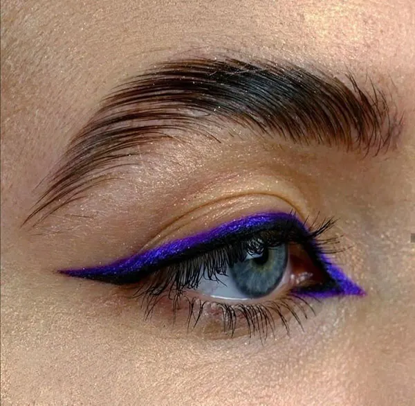 مدل خط چشم رنگی 2026؛ از آبی پینترستی تا سبز زیتونی شیک! 28 Colored eyeliner 20
