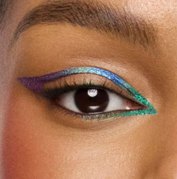 مدل خط چشم رنگی 2026؛ از آبی پینترستی تا سبز زیتونی شیک! 13 Colored eyeliner 6