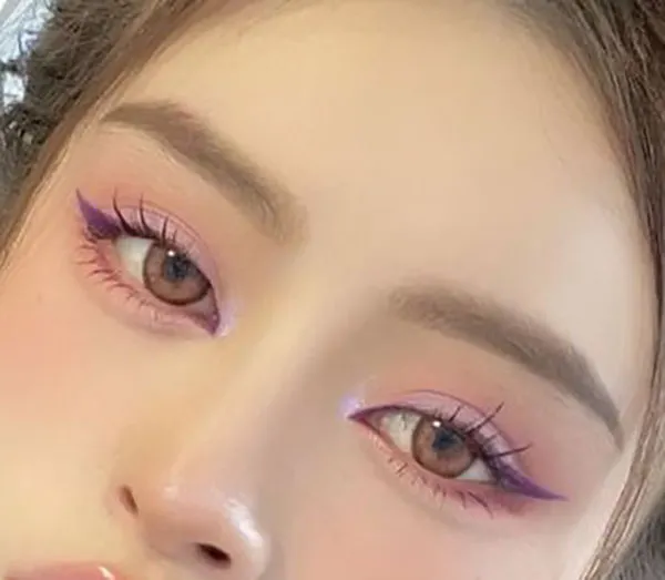 محبوب ترین مدل آرایش عروسکی چشم 1405؛ وقتی نگاهت کیوت میشود، نه مصنوعی! 17 Eye doll makeup 10