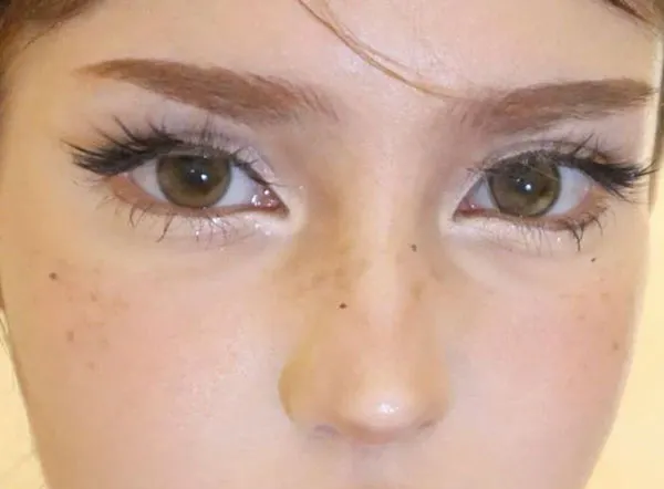 محبوب ترین مدل آرایش عروسکی چشم 1405؛ وقتی نگاهت کیوت میشود، نه مصنوعی! 7 Eye doll makeup 4