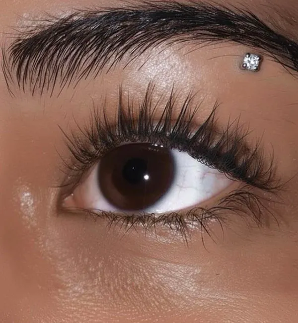 30 مدل پرسینگ ابرو خفن؛ تغییر کوچیکی که صورت رو خاصتر میکنه! 29 Eyebrow piercing 28