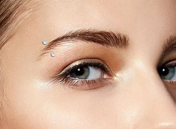 30 مدل پرسینگ ابرو خفن؛ تغییر کوچیکی که صورت رو خاصتر میکنه! 12 Eyebrow piercing 8