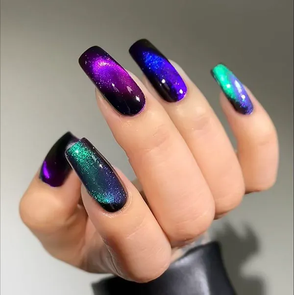 طرح ناخن مگنتی جدید 2026؛ ترندی که دستها را لوکستر نشان میدهد! 5 Magnetic nail design 2