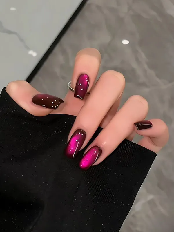 طرح ناخن مگنتی جدید 2026؛ ترندی که دستها را لوکستر نشان میدهد! 31 Magnetic nail design 27