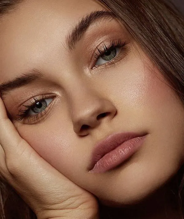 Natural makeup 23