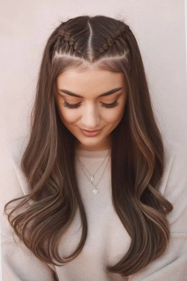 New hair weave model in front of the head 15