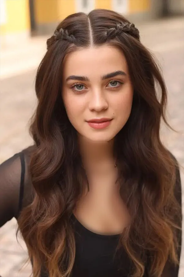 New hair weave model in front of the head 17