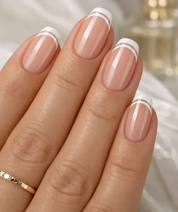 32 مدل ناخن فرنچ کوتاه؛ انتخاب دخترهای مینیمال و خوشاستایل! 14 Short French nail style 13