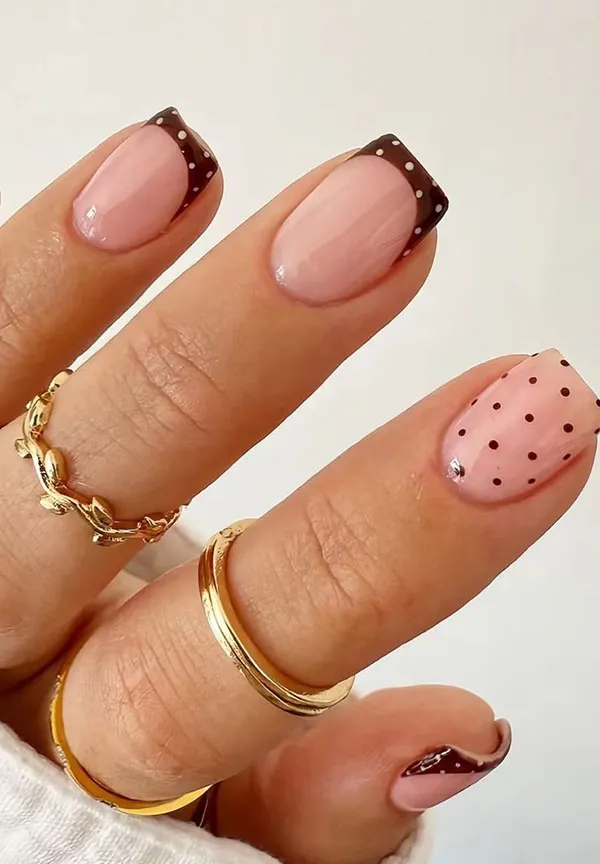 32 مدل ناخن فرنچ کوتاه؛ انتخاب دخترهای مینیمال و خوشاستایل! 17 Short French nail style 17