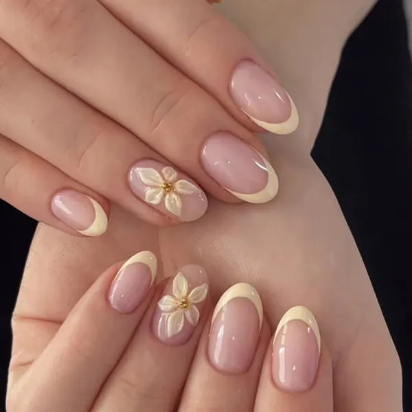 32 مدل ناخن فرنچ کوتاه؛ انتخاب دخترهای مینیمال و خوشاستایل! 21 Short French nail style 20