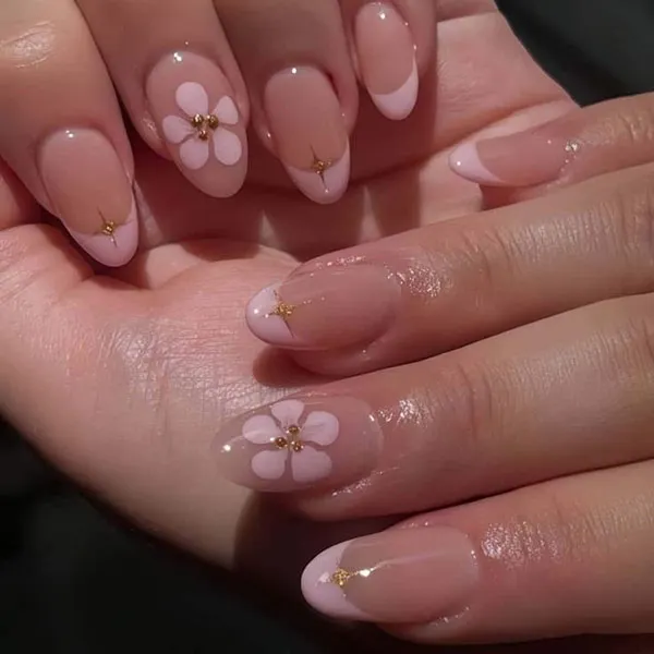 32 مدل ناخن فرنچ کوتاه؛ انتخاب دخترهای مینیمال و خوشاستایل! 27 Short French nail style 23