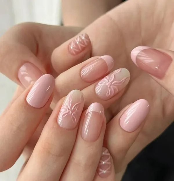 32 مدل ناخن فرنچ کوتاه؛ انتخاب دخترهای مینیمال و خوشاستایل! 31 Short French nail style 28