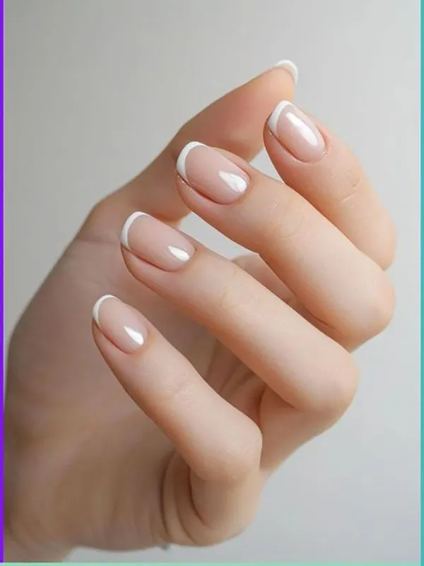 32 مدل ناخن فرنچ کوتاه؛ انتخاب دخترهای مینیمال و خوشاستایل! 10 Short French nail style 6