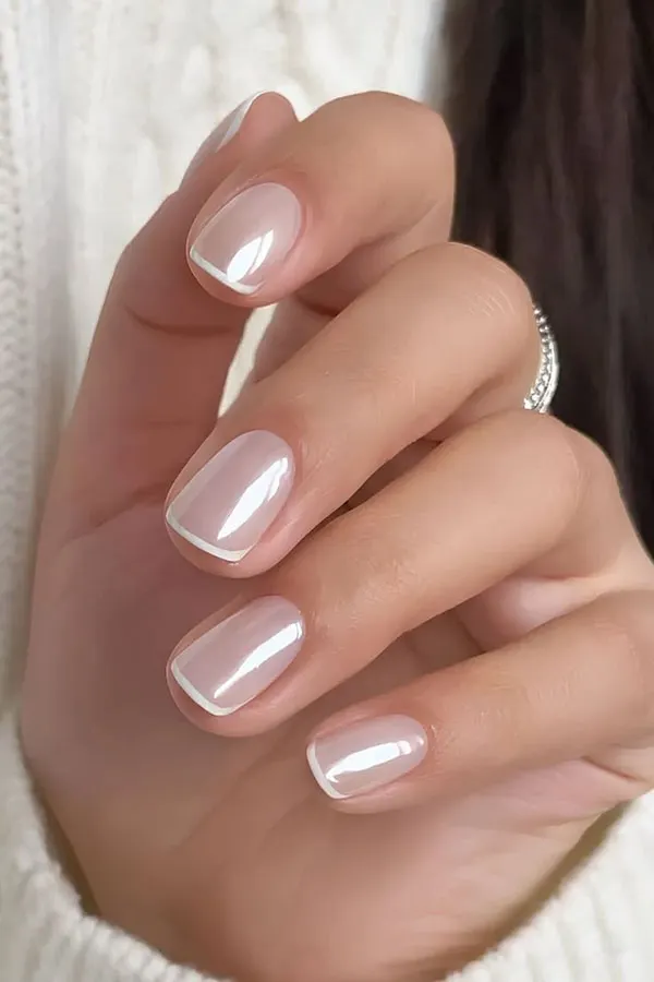 32 مدل ناخن فرنچ کوتاه؛ انتخاب دخترهای مینیمال و خوشاستایل! 12 Short French nail style 8