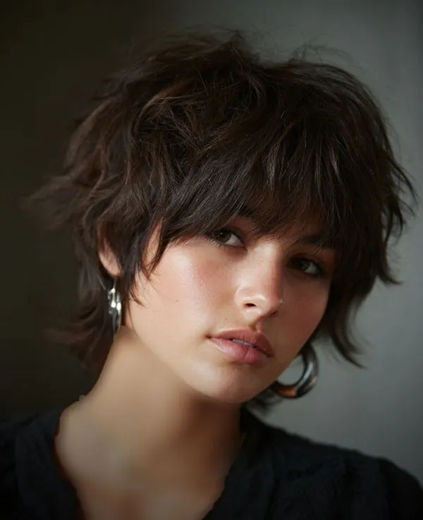 Short summer shaggy hairstyle 24