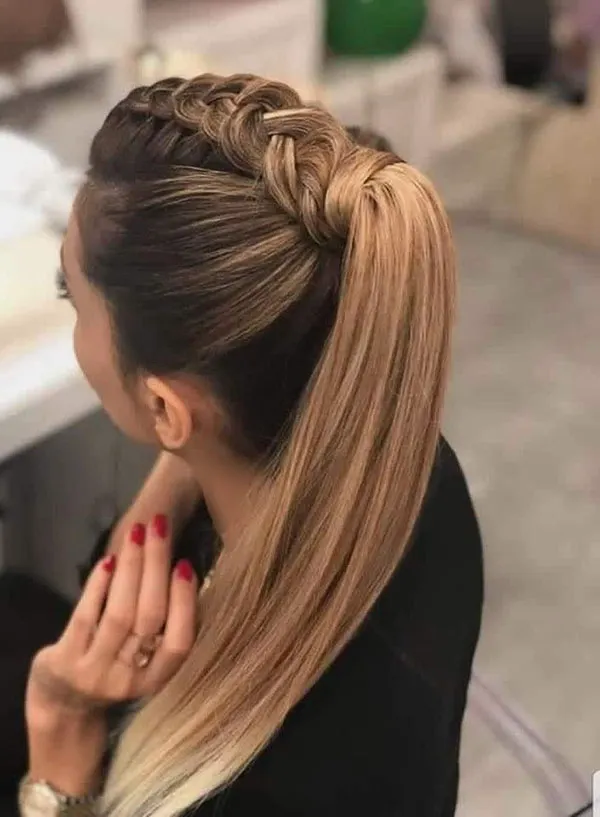Simple and stylish girls hair weave in the front 13