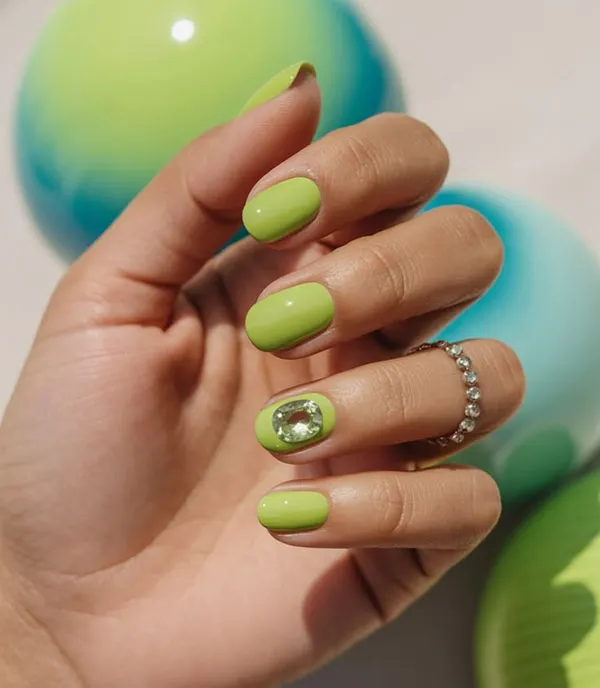30 رنگ ناخن تابستانی 2026؛ امسال همه عاشق این رنگها شدن! 13 Summer nail color 7