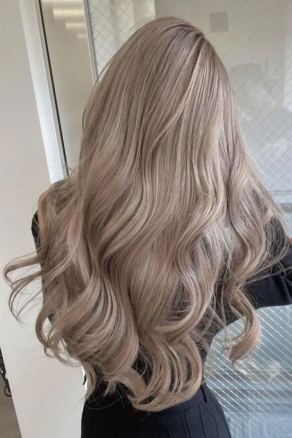 The latest hair color model 4