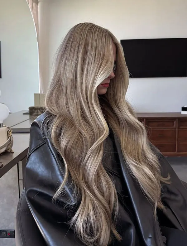 The latest hair color model 9